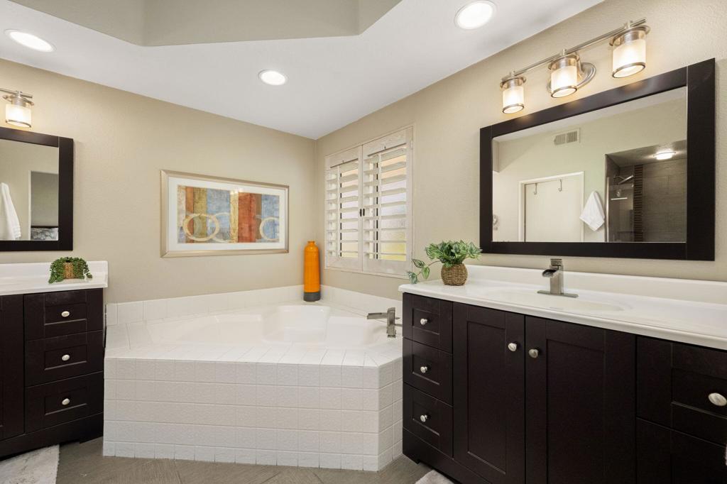 618 Vista Lago Circle N Property Photo 22