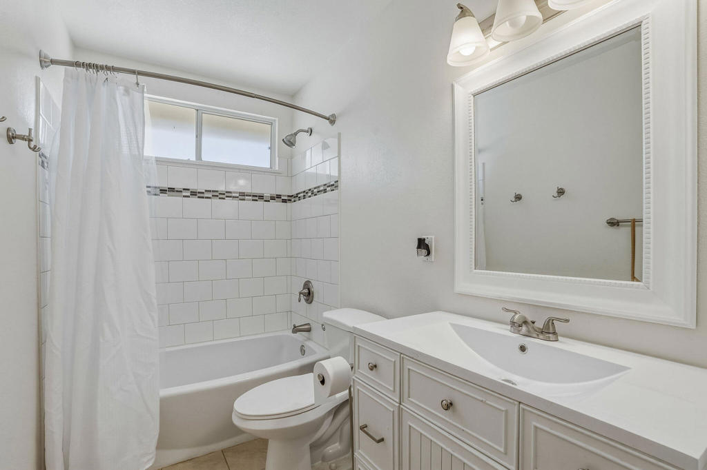 1035 W Hoffer Street Property Photo 10