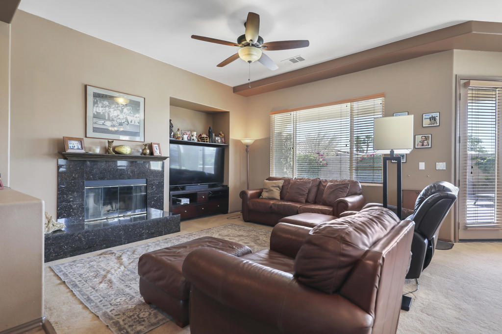 48640 Vienna Court Property Photo 4