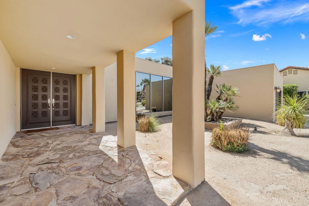 39080 Kilimanjaro Court Property Photo 3