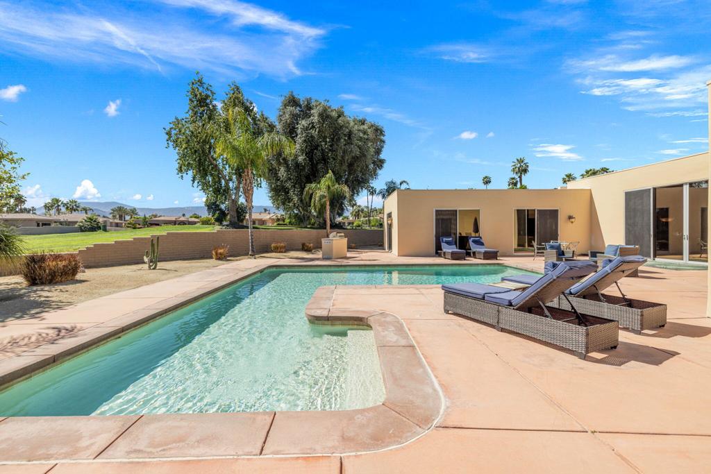 39080 Kilimanjaro Court Property Photo 15