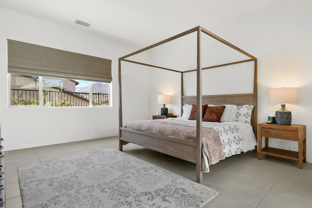 80325 Champions Way Property Photo 3