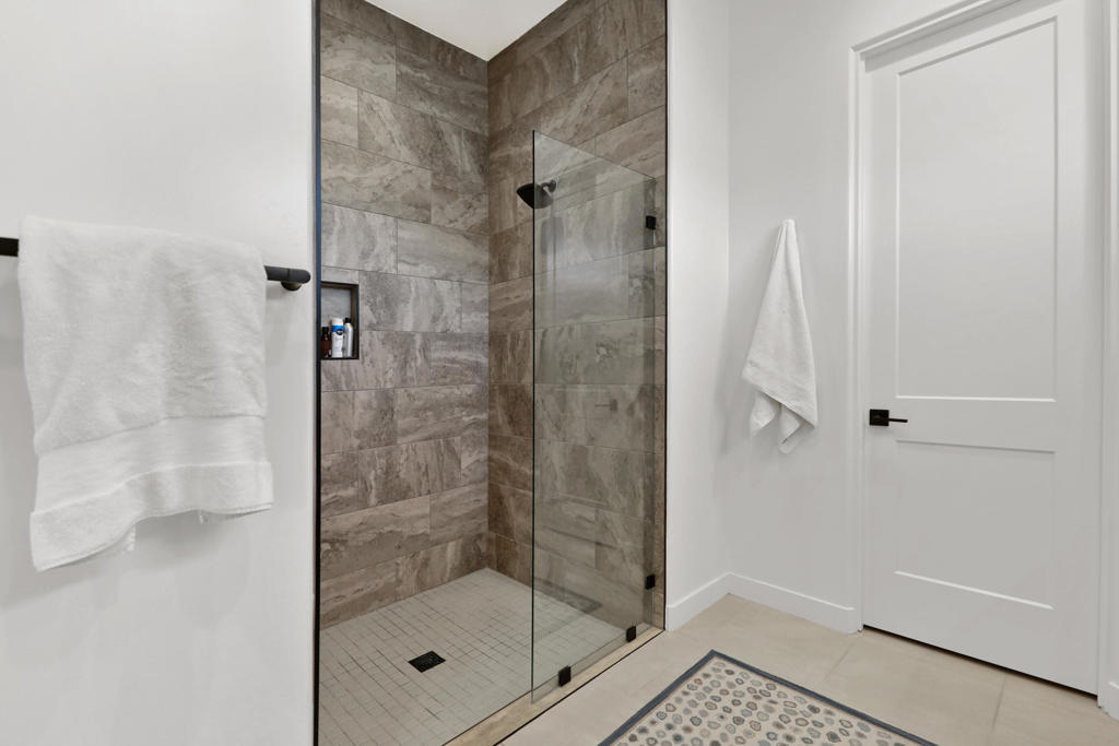 80325 Champions Way Property Photo 11
