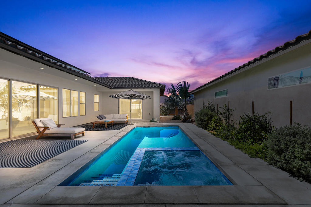 80325 Champions Way Property Photo 17