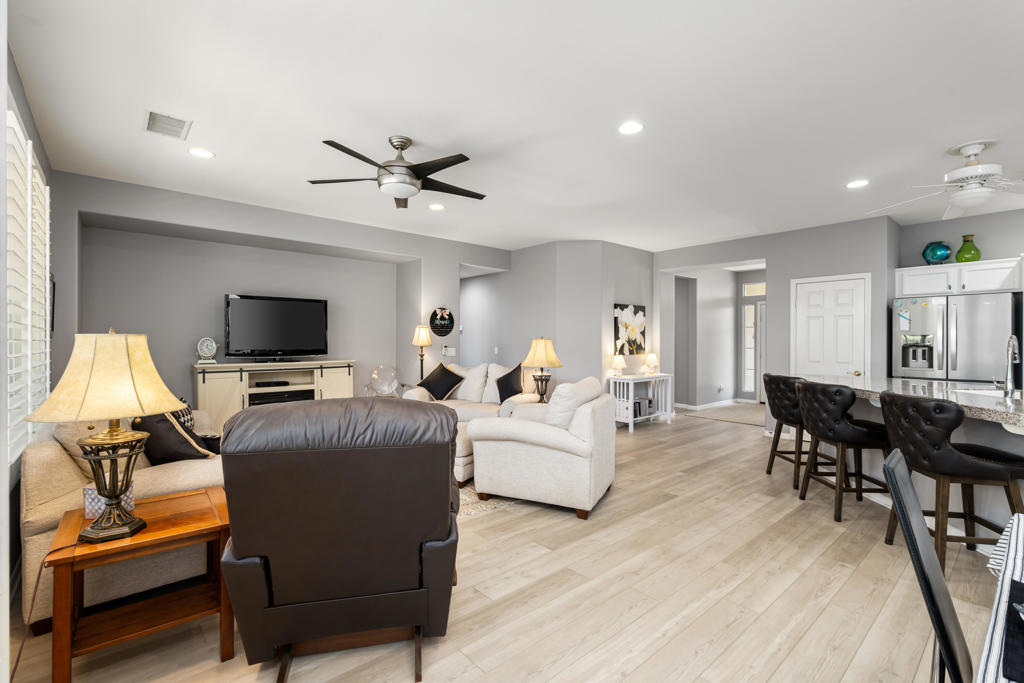 60477 Desert Shadows Drive Property Photo 8