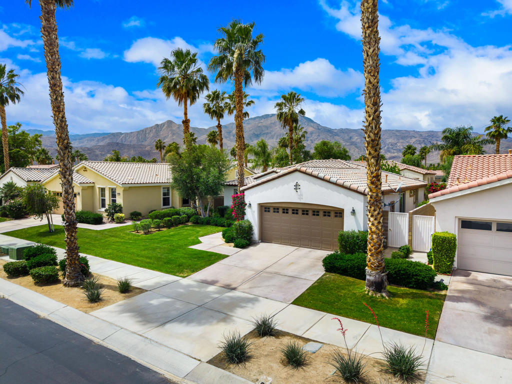 60477 Desert Shadows Drive Property Photo 33