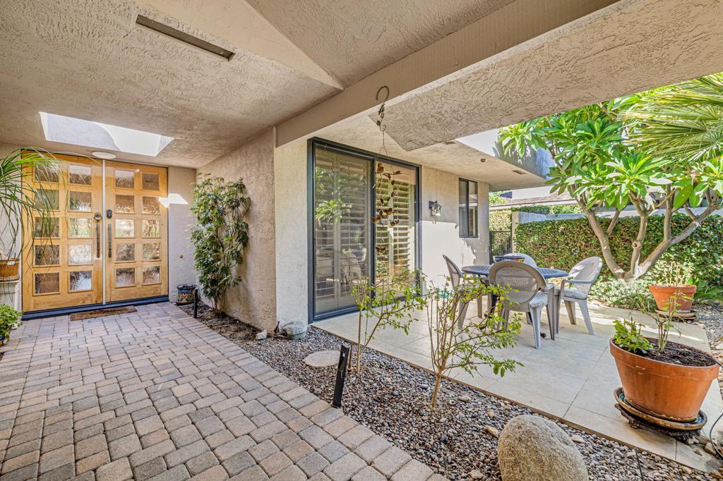 10 Whittier Court Property Photo 4