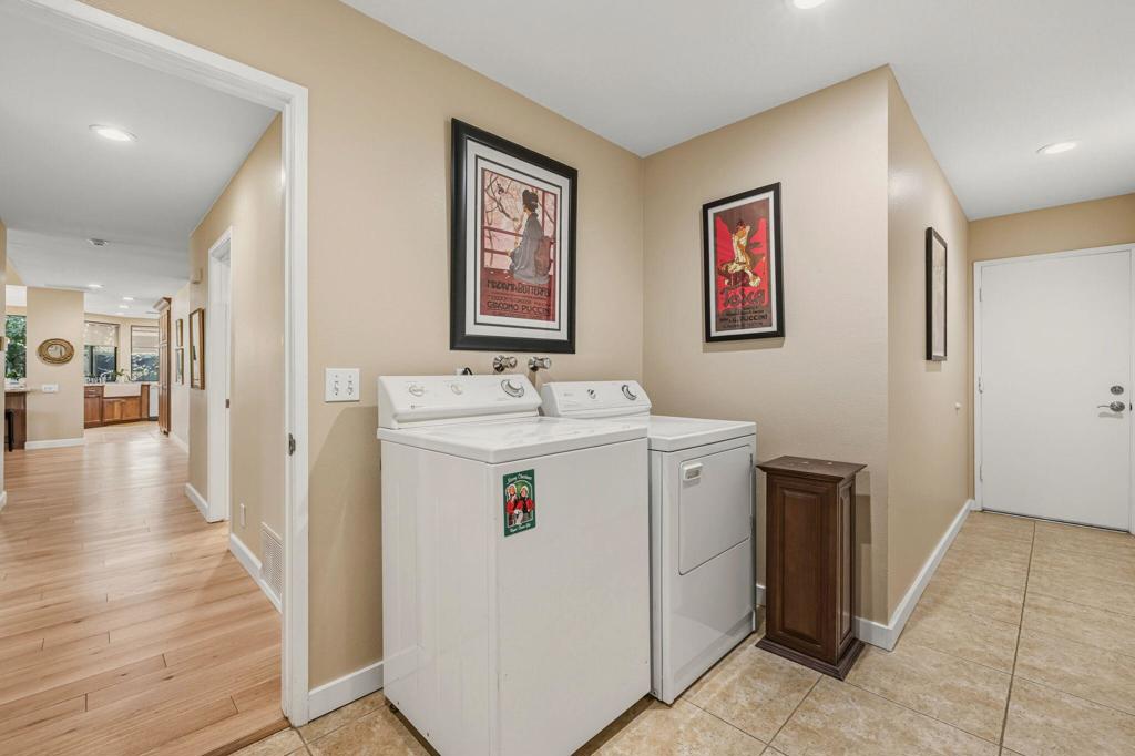 10 Whittier Court Property Photo 41