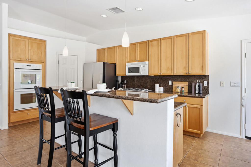 9560 Ekwanok Drive Property Photo 4