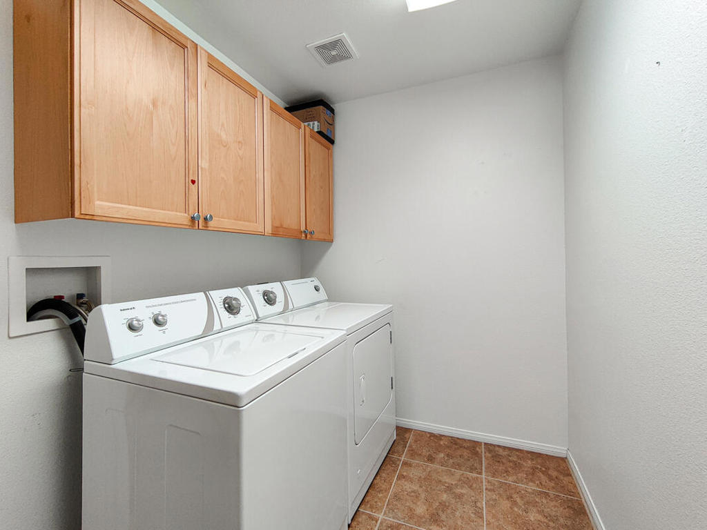 9560 Ekwanok Drive Property Photo 18