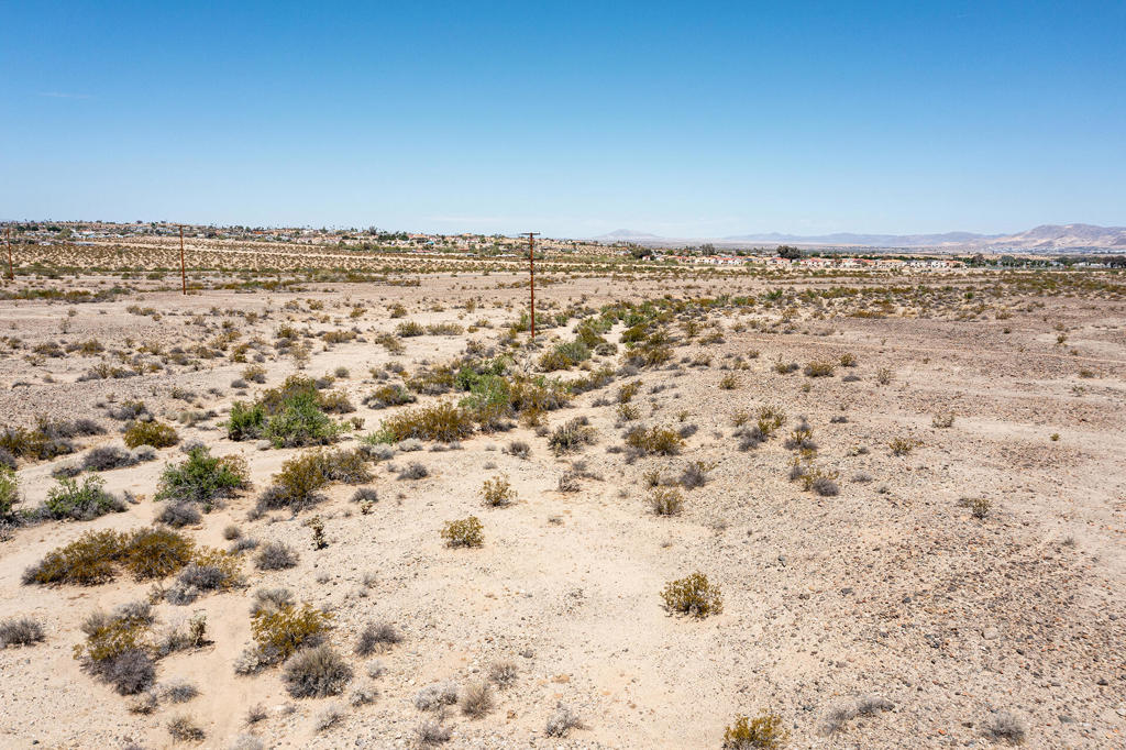 117 29 Palms Highway Property Photo 11
