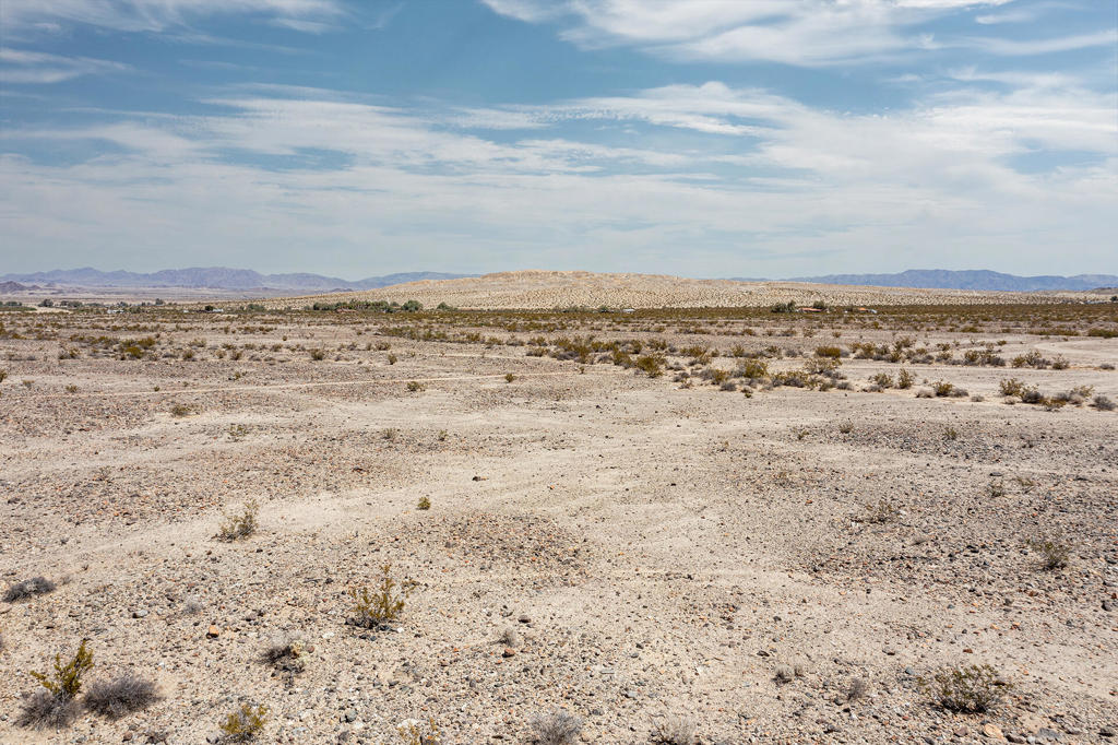 117 29 Palms Highway Property Photo 12