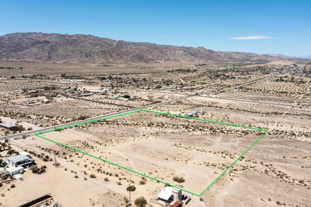 117 29 Palms Highway Property Photo 13