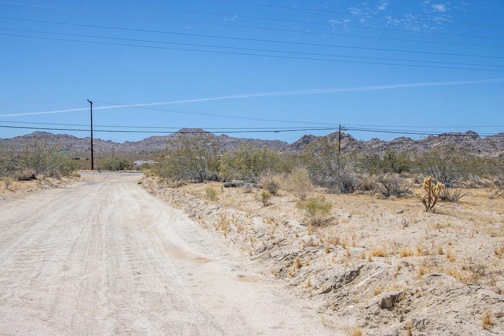 107 29 Palms Highway Property Photo 3