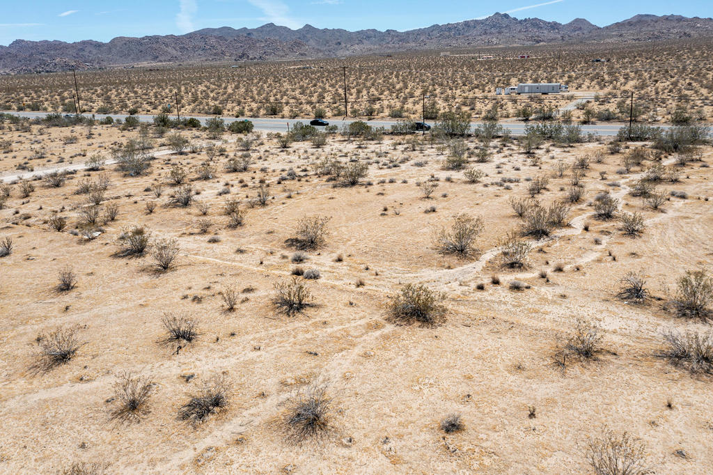 107 29 Palms Highway Property Photo 5