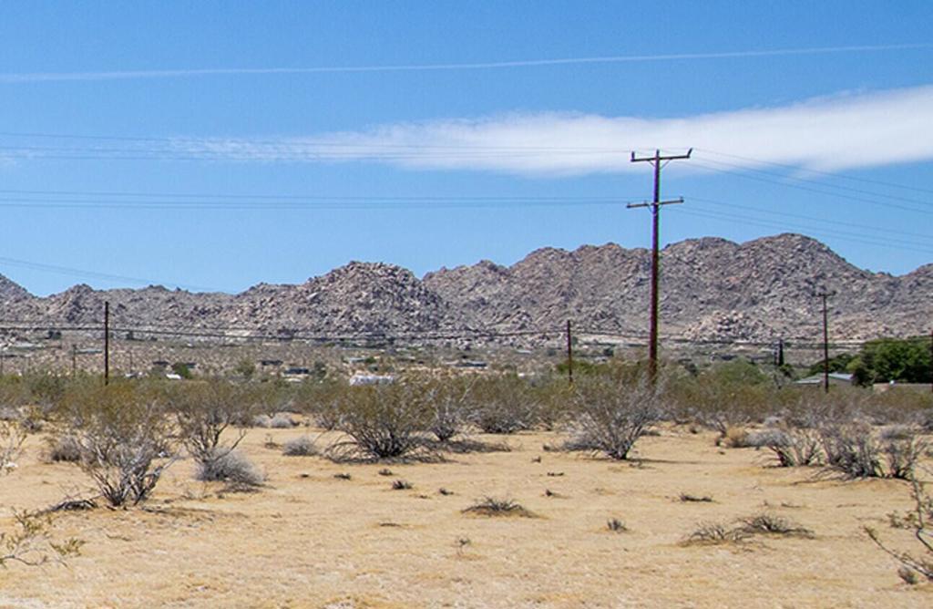 107 29 Palms Highway Property Photo 9