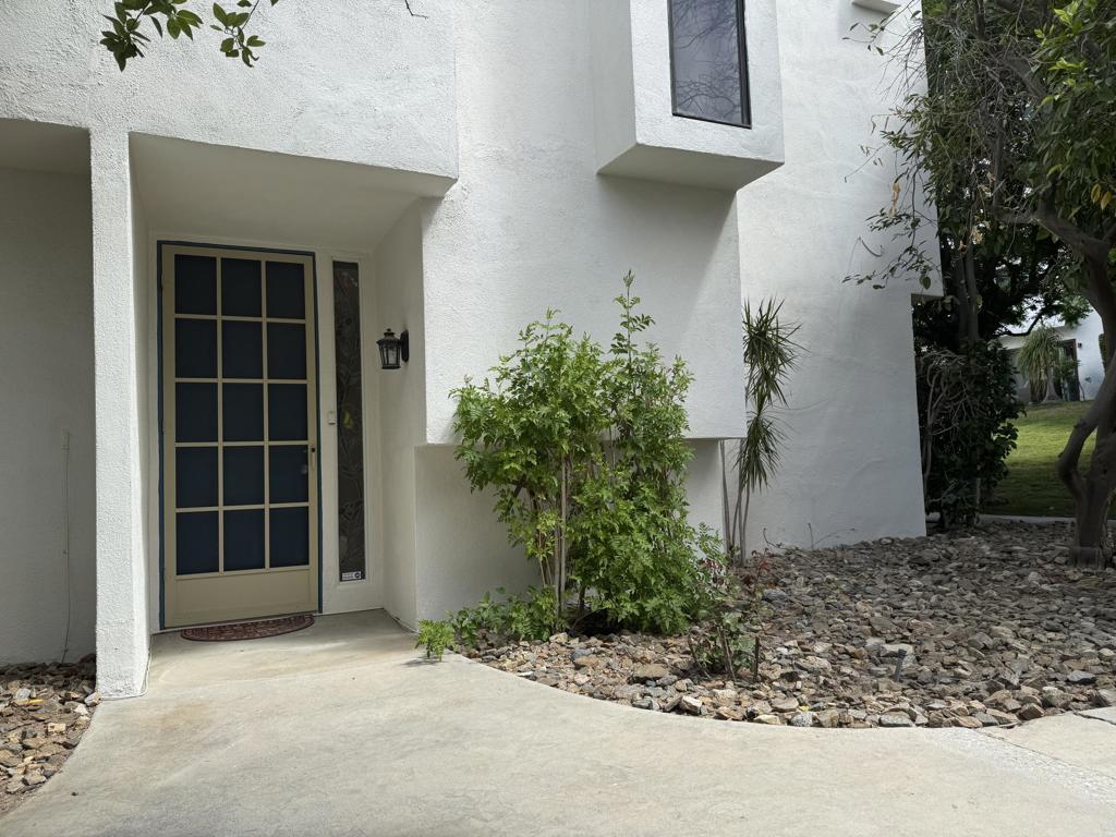 48728 Desert Flower Drive Property Photo 4