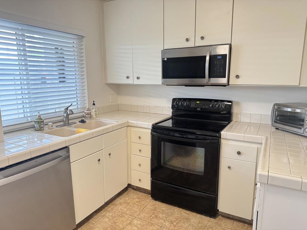 48728 Desert Flower Drive Property Photo 6