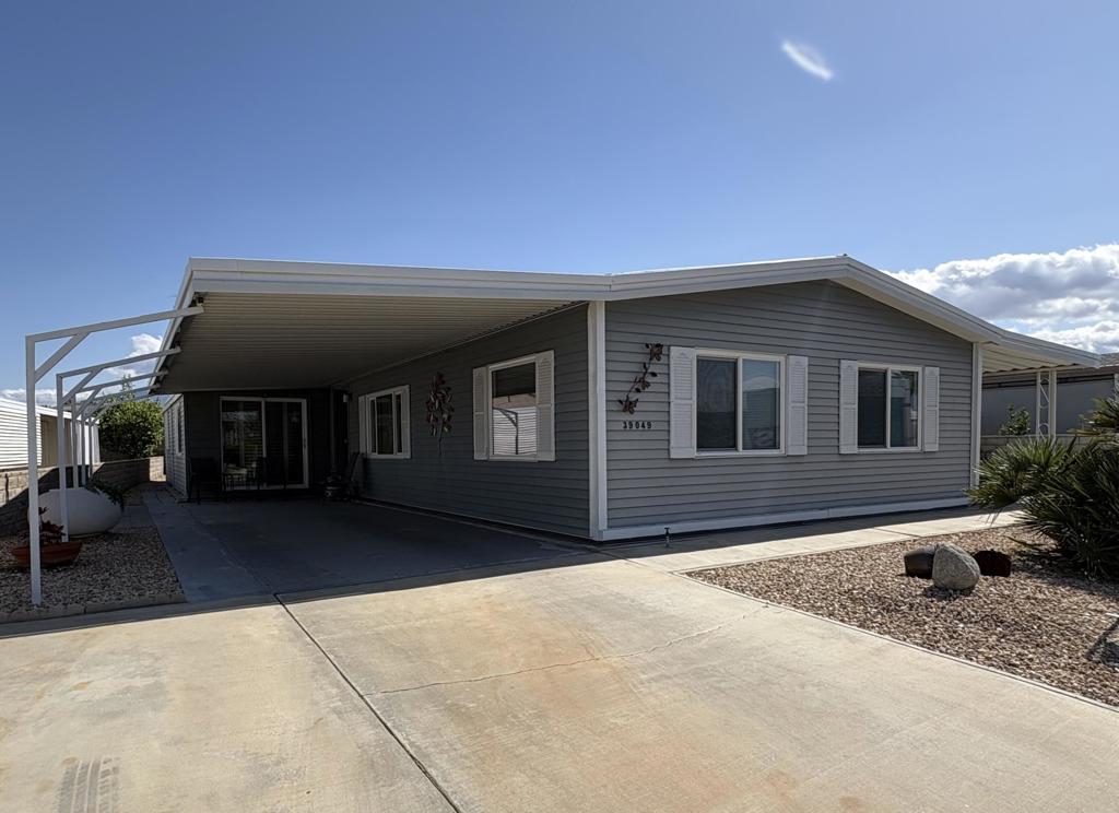39049 Desert Greens Drive E Property Photo 2