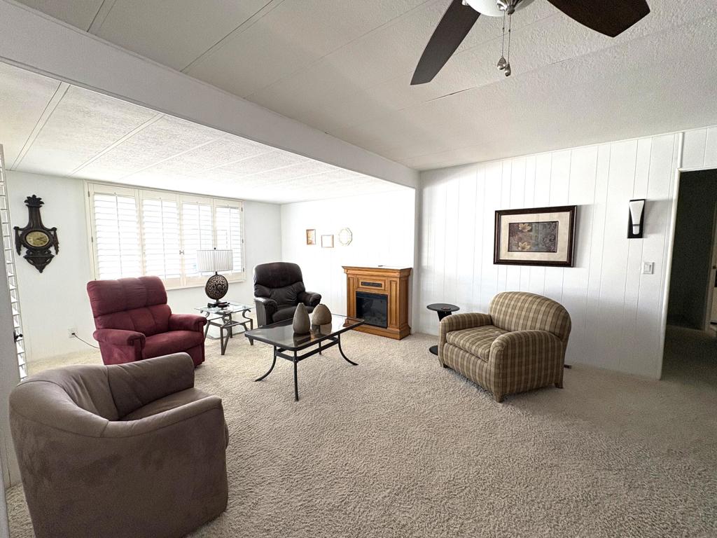 39049 Desert Greens Drive E Property Photo 5