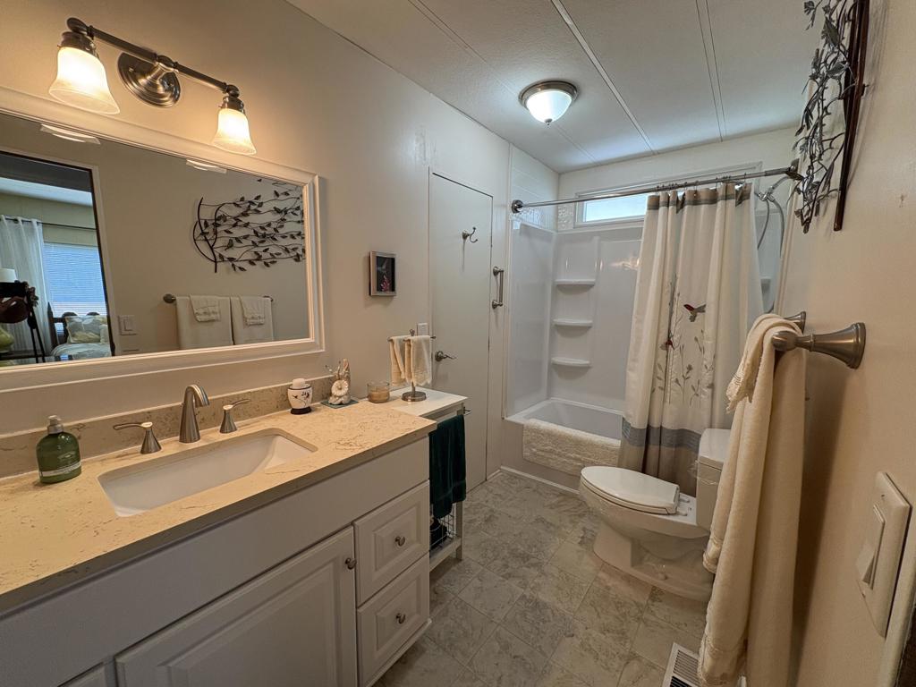 39049 Desert Greens Drive E Property Photo 12
