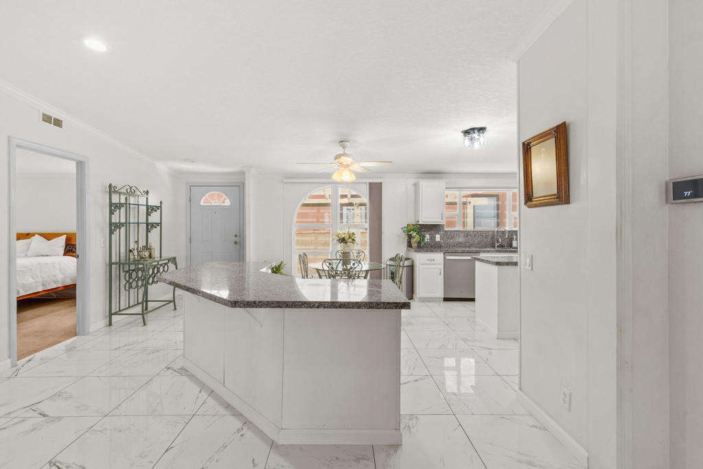 35461 Mexico Way Property Photo 6
