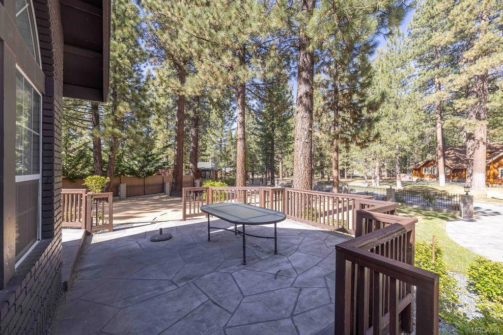540 Killington Way Property Photo 8