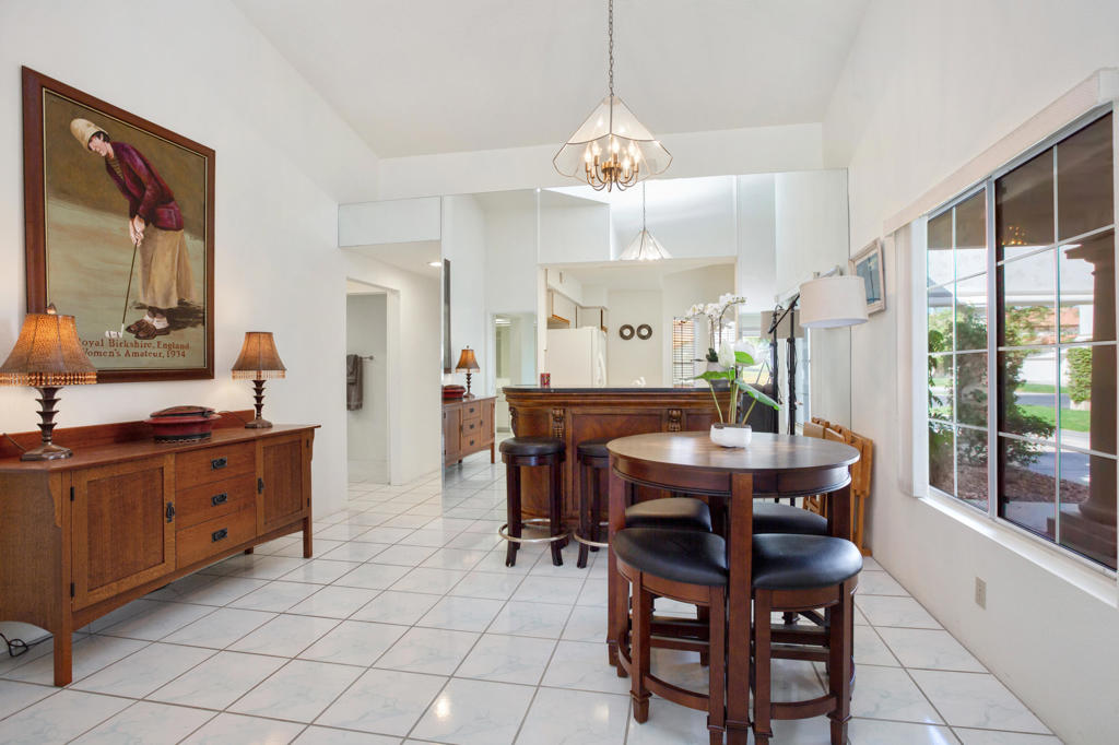 709 Vista Lago Circle N Property Photo 7
