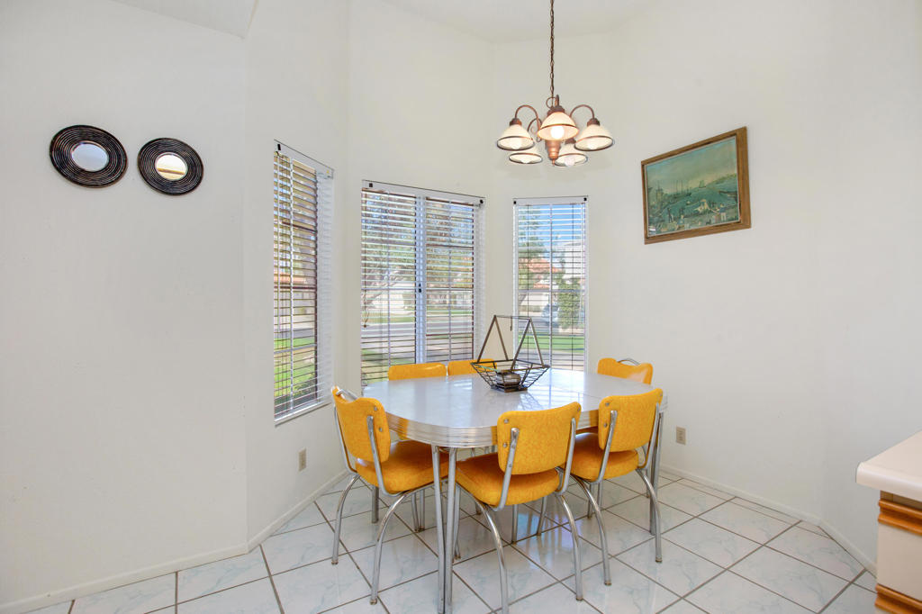 709 Vista Lago Circle N Property Photo 11