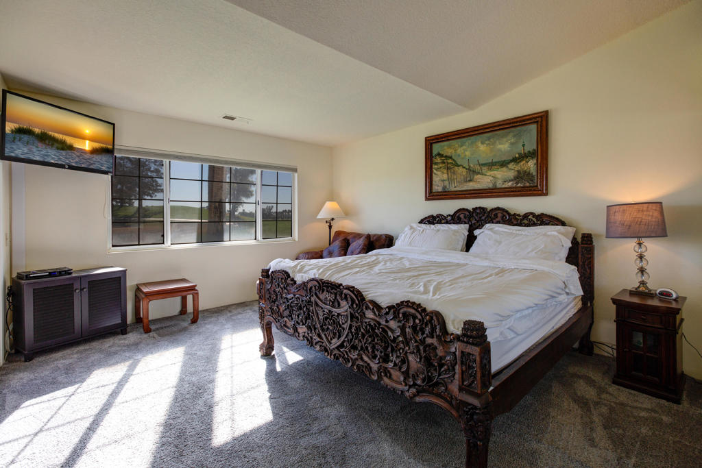 709 Vista Lago Circle N Property Photo 12