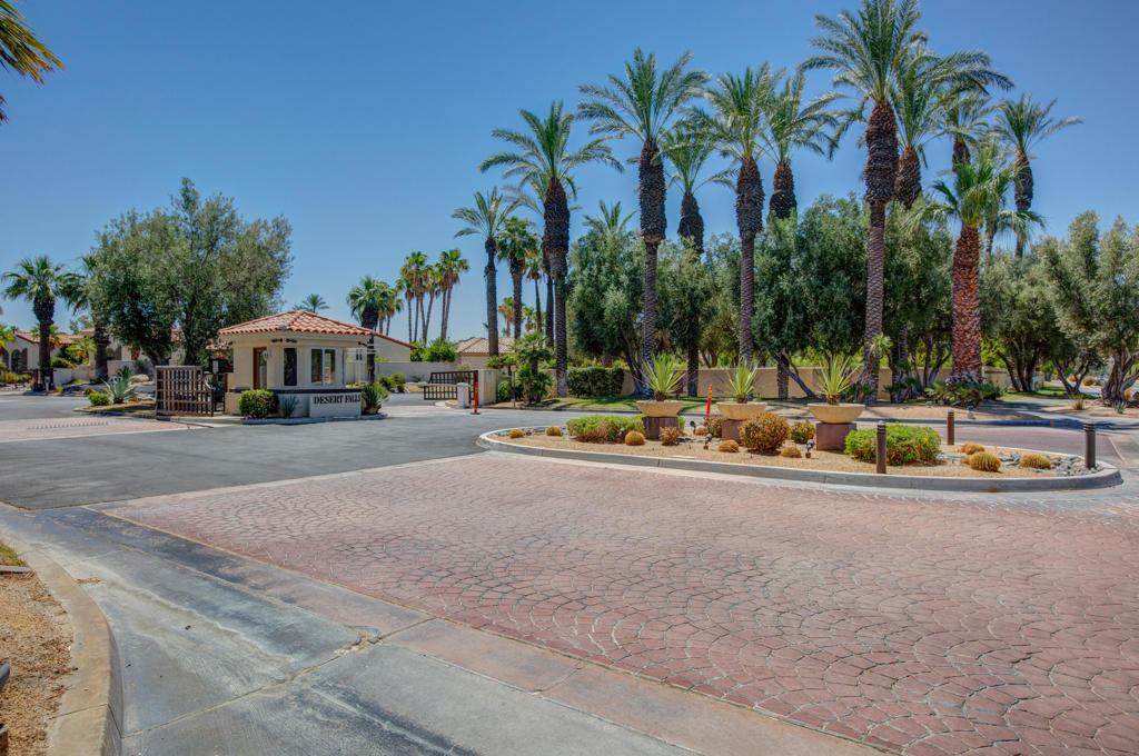 709 Vista Lago Circle N Property Photo 46