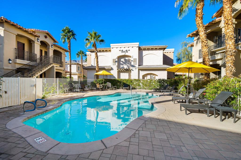 50630 Santa Rosa Plaza 8 Property Photo 3