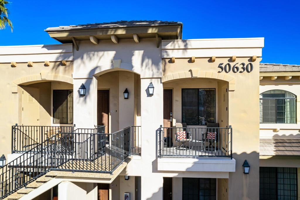 50630 Santa Rosa Plaza 8 Property Photo 4