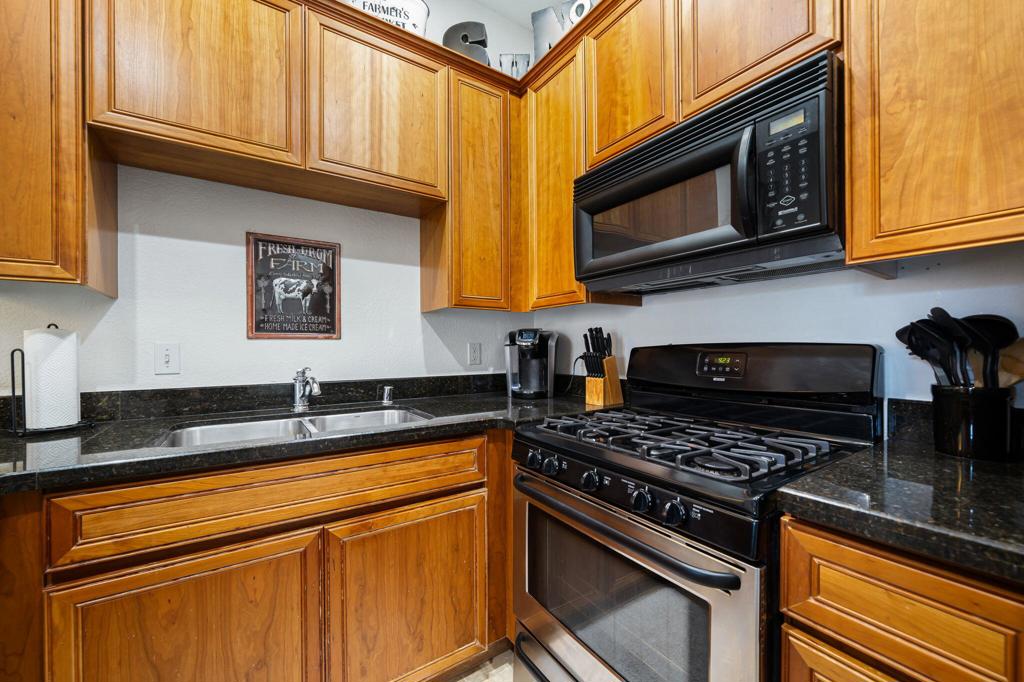 50630 Santa Rosa Plaza 8 Property Photo 12