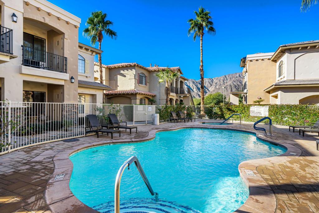 50630 Santa Rosa Plaza 8 Property Photo 22