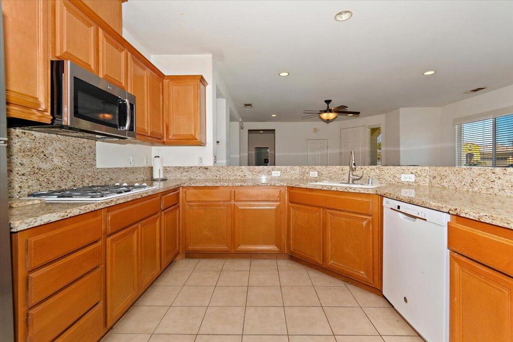 49528 Pacino Street Property Photo 8