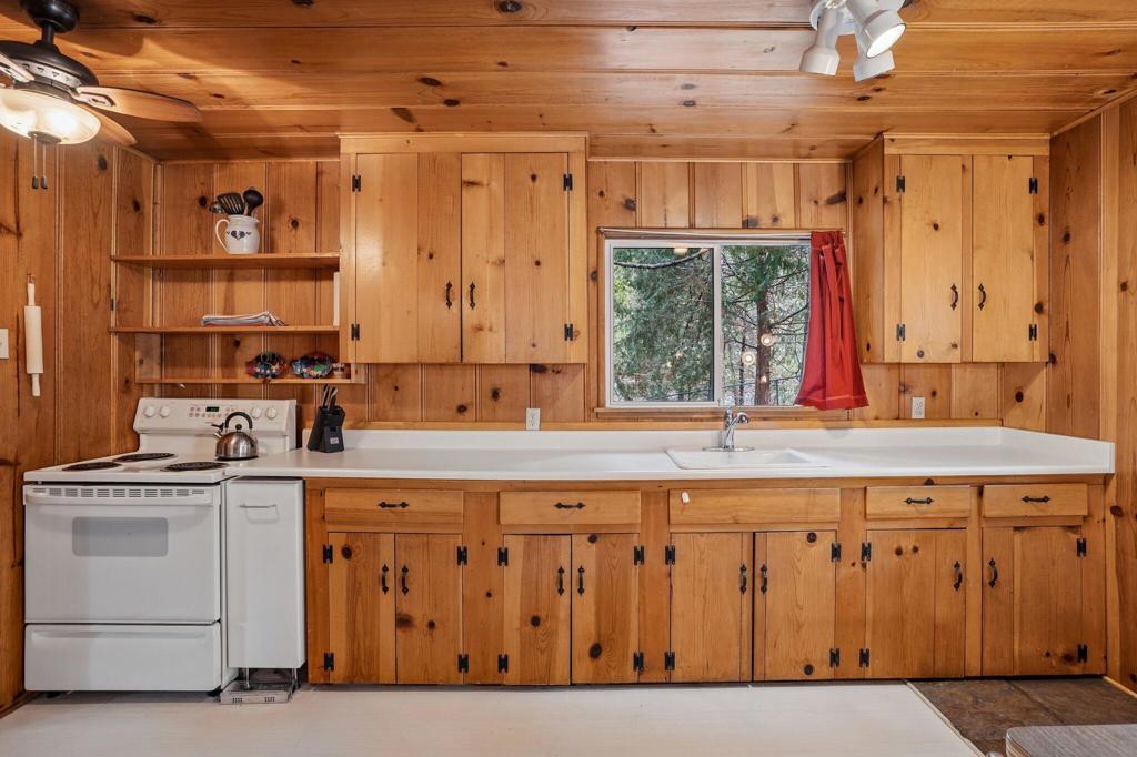 54506 Marian View Drive Property Photo 8