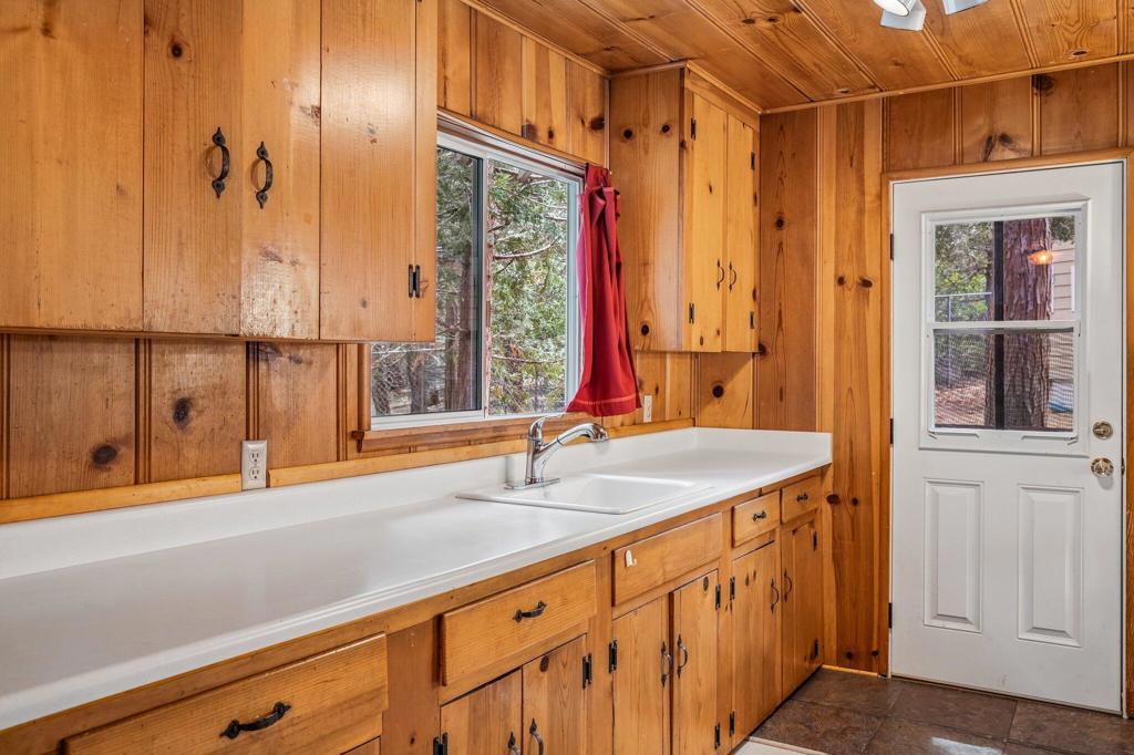 54506 Marian View Drive Property Photo 10