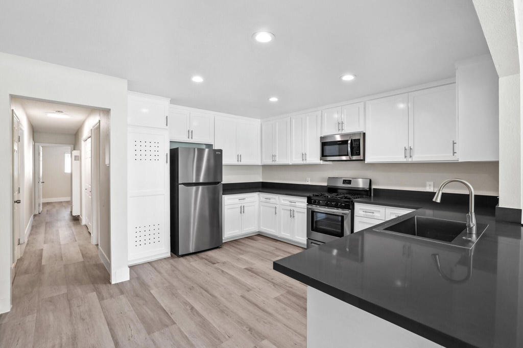 200 E Wakefield Avenue Property Photo 4