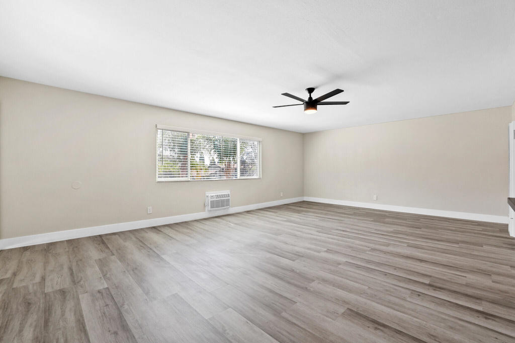 200 E Wakefield Avenue Property Photo 7