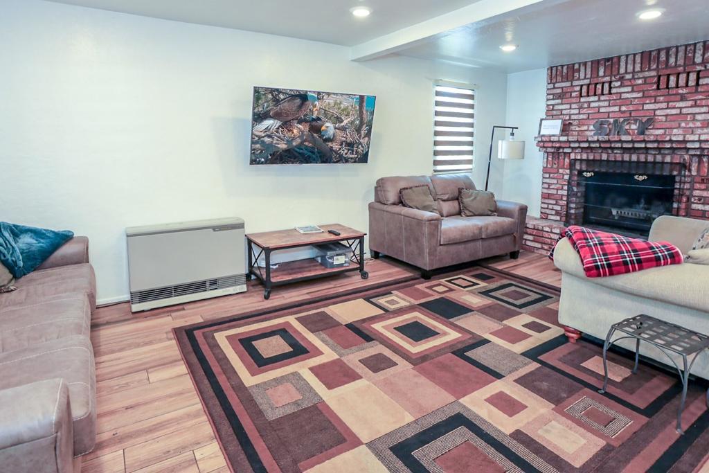 42638 Moonridge Road Property Photo 5