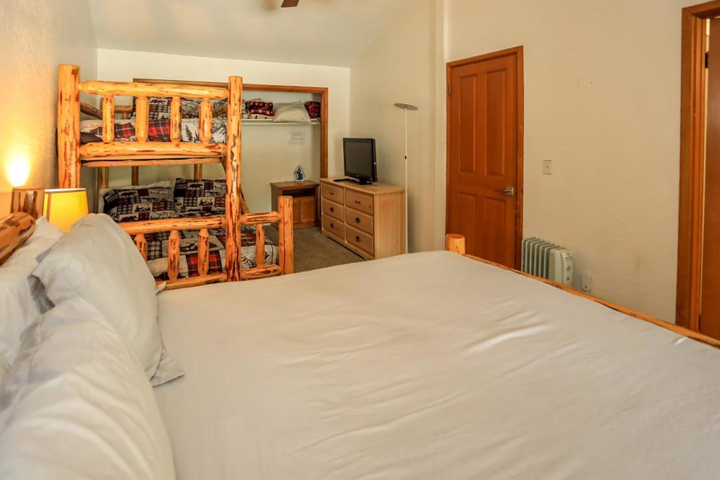 42638 Moonridge Road Property Photo 27