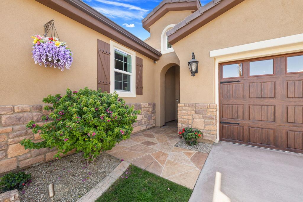 60553 Juniper Lane Property Photo 12
