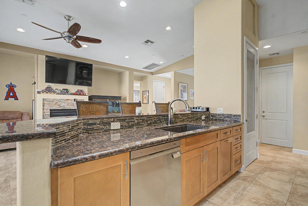 9371 Brookline Avenue Property Photo 4