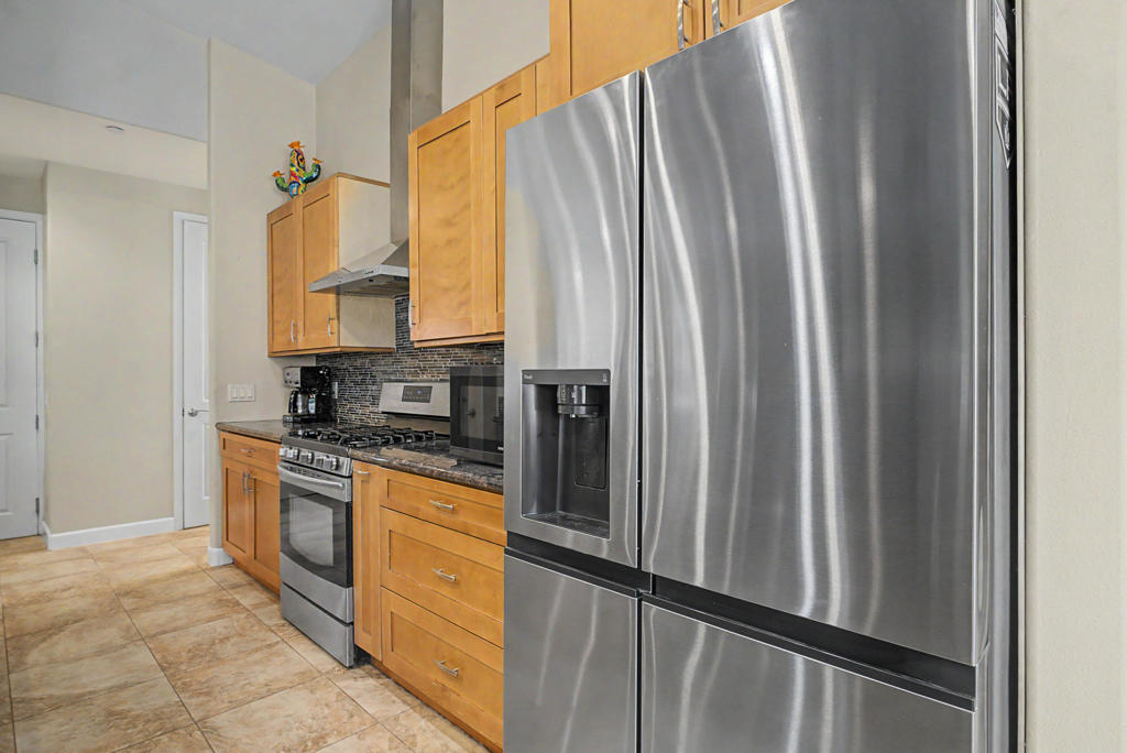 9371 Brookline Avenue Property Photo 6