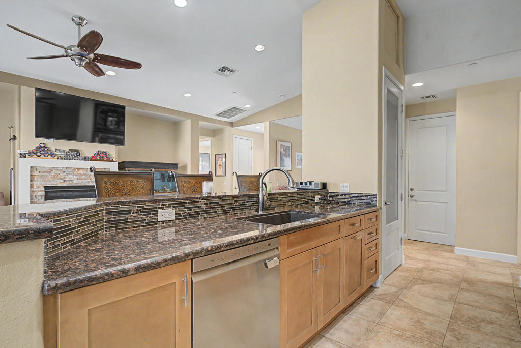 9371 Brookline Avenue Property Photo 10