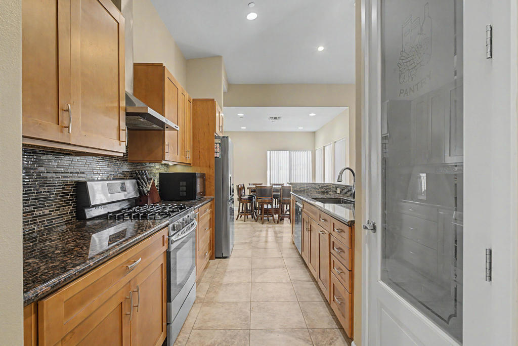 9371 Brookline Avenue Property Photo 11