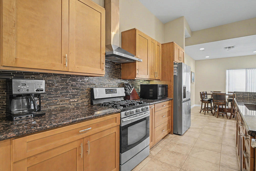 9371 Brookline Avenue Property Photo 12