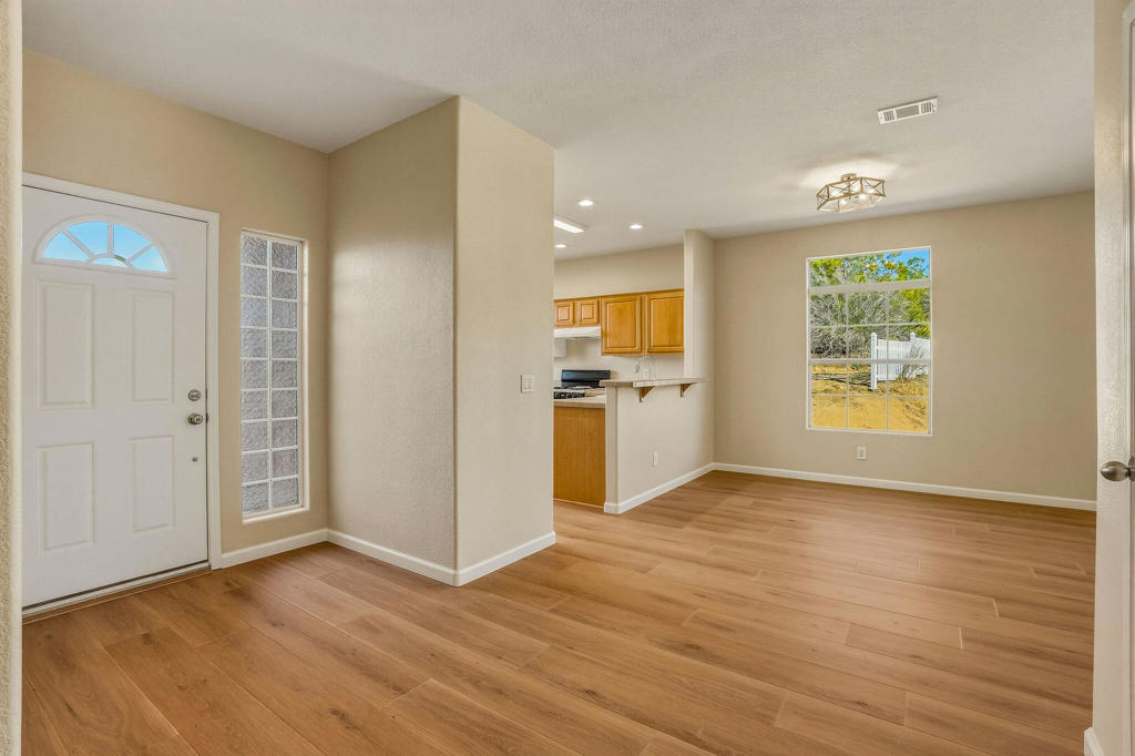 42974 Rolling Hills Drive Property Photo 6