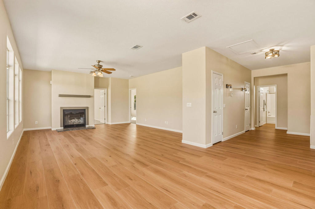 42974 Rolling Hills Drive Property Photo 12